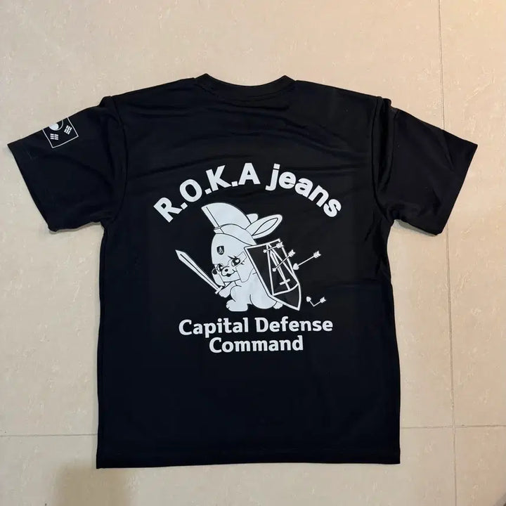 [BUNJANG] NewJeans x Capitol Defense Command Limited Edition Collaboration T-Shirt (Sealed) / 단종된 한정판 뉴진스X수도방위사령부 콜라보 티 미개봉 새제품