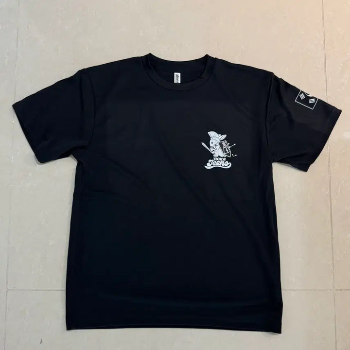 [BUNJANG] NewJeans x Capitol Defense Command Limited Edition Collaboration T-Shirt (Sealed) / 단종된 한정판 뉴진스X수도방위사령부 콜라보 티 미개봉 새제품