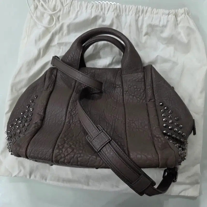 [BUNJANG] MCM Studded Two-Way Tote Bag Vintage Line Brown Leather / mcm스터드 투웨이 토트백 빈티지라인/ 브라운