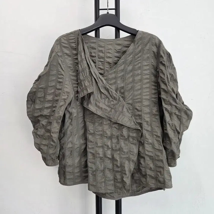 [SOLD OUT] 정품 시스템 SYSTEM 셔링 브이넥 블라우스