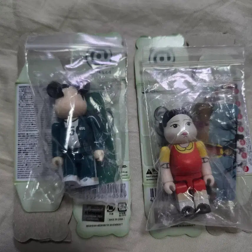 [BUNJANG] Bearbrick 44th Series Squid Game - Young-hee &amp; Seong Gi-hun (Horror Ver.) / 베어브릭 44탄 호러 영희 성기훈 오징어게임