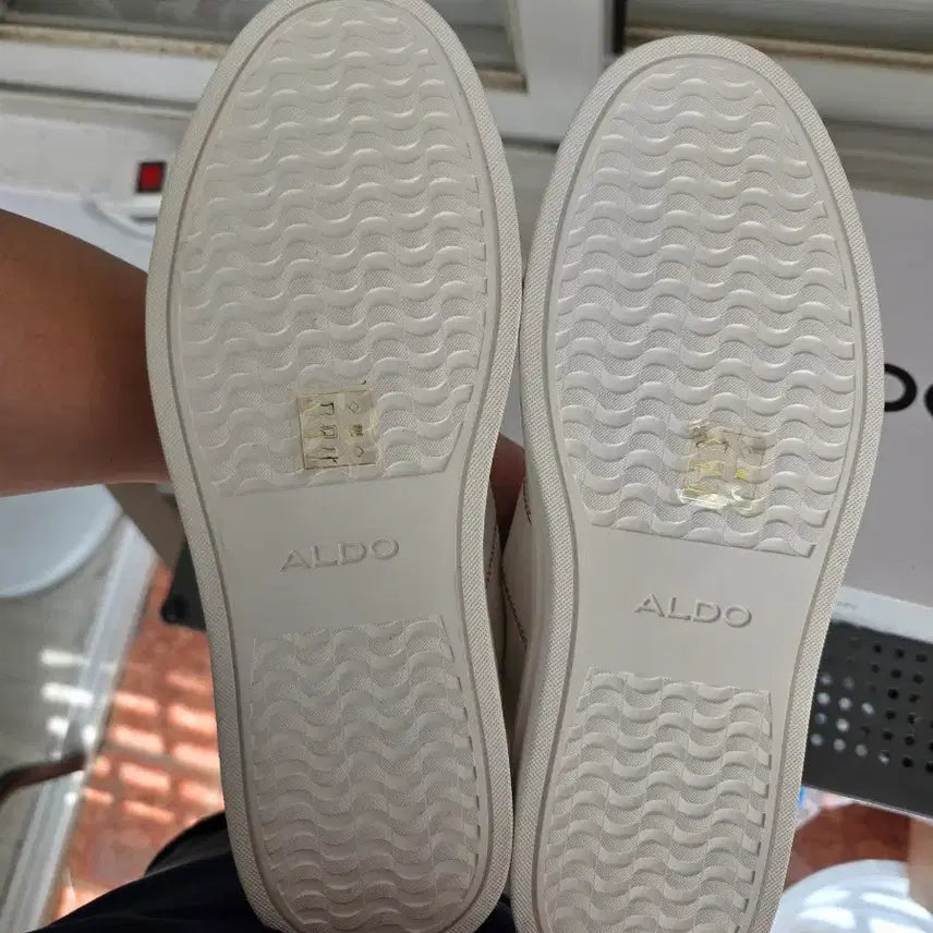 [BUNJANG] Aldo Midcourt White Sneakers (Size 270) / (미사용) 알도 미드코트 화이트 스니커즈 270
