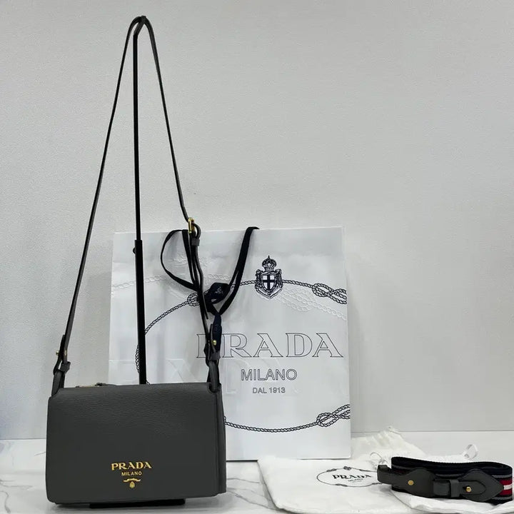 [BUNJANG] Prada Vitello Daino Flap Crossbody Bag / [정품]프라다 비텔로 다이노 플랩 크로스백 메신저백