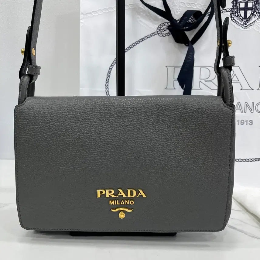[BUNJANG] Prada Vitello Daino Flap Crossbody Bag / [정품]프라다 비텔로 다이노 플랩 크로스백 메신저백