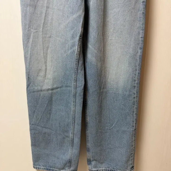 [BUNJANG] Uniqlo JW Anderson Denim Straight Jeans (Light Blue, Size 31) / 유니클로 JW앤더슨 데님 스트레이트진 63blue 연청 31