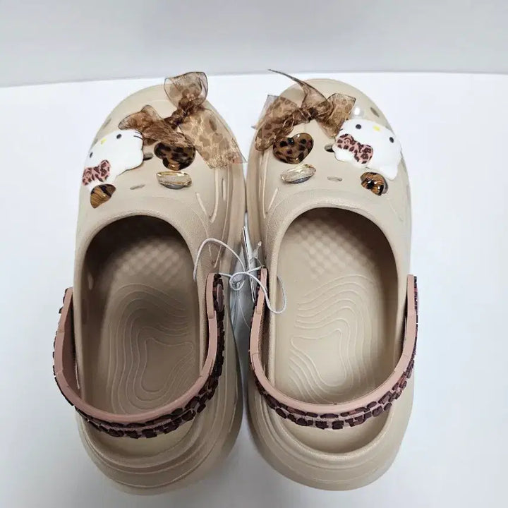 [BUNJANG] Hello Kitty Crocs Sandals Beige Mule 230mm / 헬로키티 크록스 샌들 베이지 뮬  230mm (새상품)