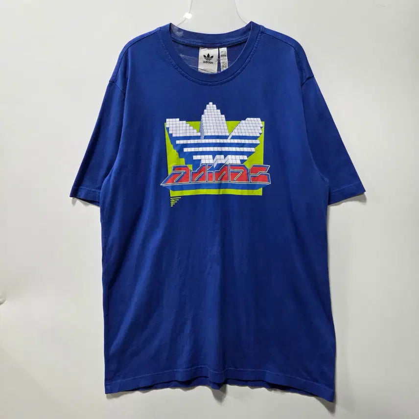 [BUNJANG] Adidas Blue Graphic Metaverse Short Sleeve T-Shirt (L) / 아디다스 블루 그래픽 메타버스 반팔 티셔츠 L 26051310