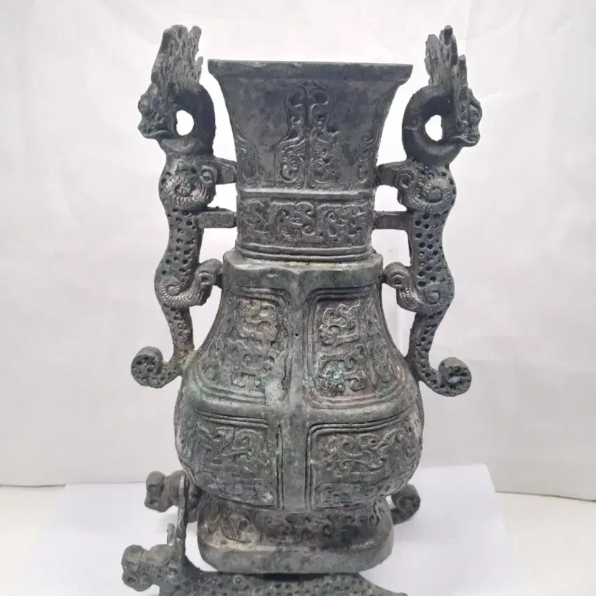 [BUNJANG] Antique Bronze Vase with Dragon Motif / 고풍스러운 용 장식 청동 화병