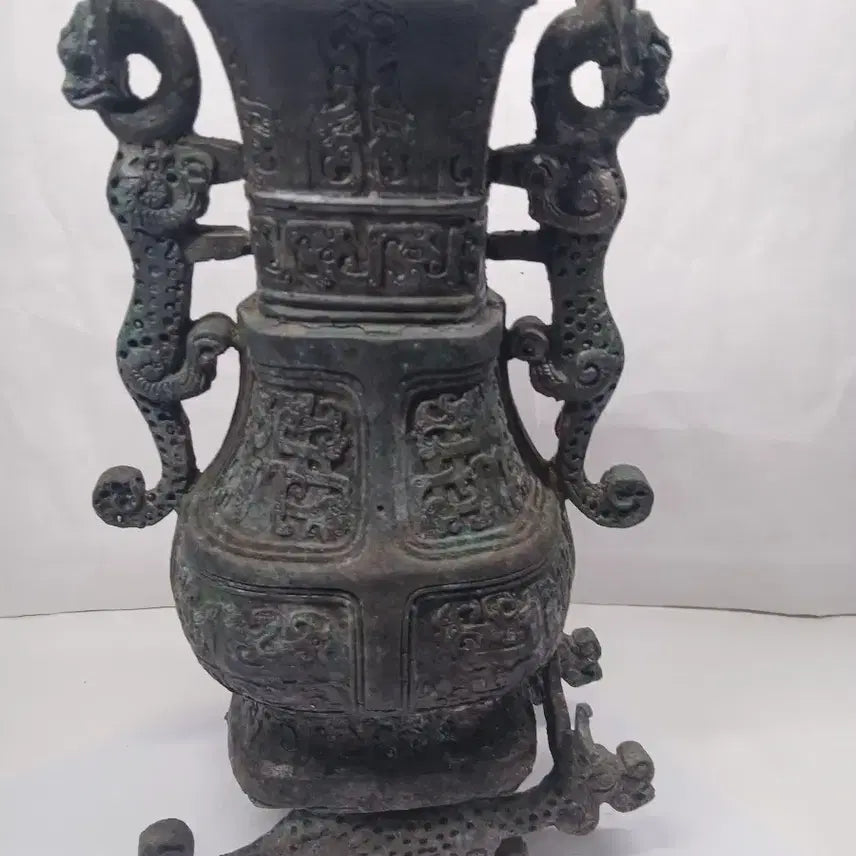 [BUNJANG] Antique Bronze Vase with Dragon Motif / 고풍스러운 용 장식 청동 화병