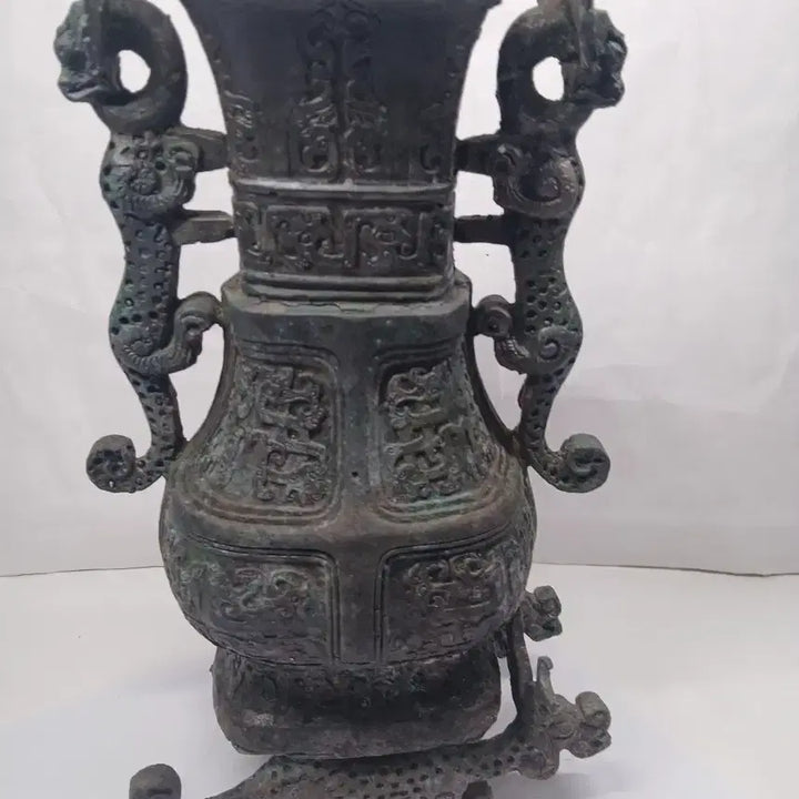 [BUNJANG] Antique Bronze Vase with Dragon Motif / 고풍스러운 용 장식 청동 화병