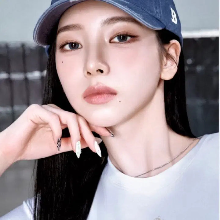[BUNJANG] MLB Karina Vintage Distressed Curved Logo Unstructured Ball Cap / MLB 카리나 빈티지 데미지 커브 로고 언스트럭쳐 볼캡 (새상품)