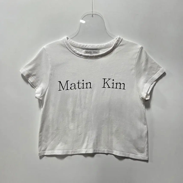 [BUNJANG] Matinkim White Logo Crop Short Sleeve T-Shirt (Size S) / 마뗑킴 화이트 로고 크롭 반팔 티셔츠 S 26051313