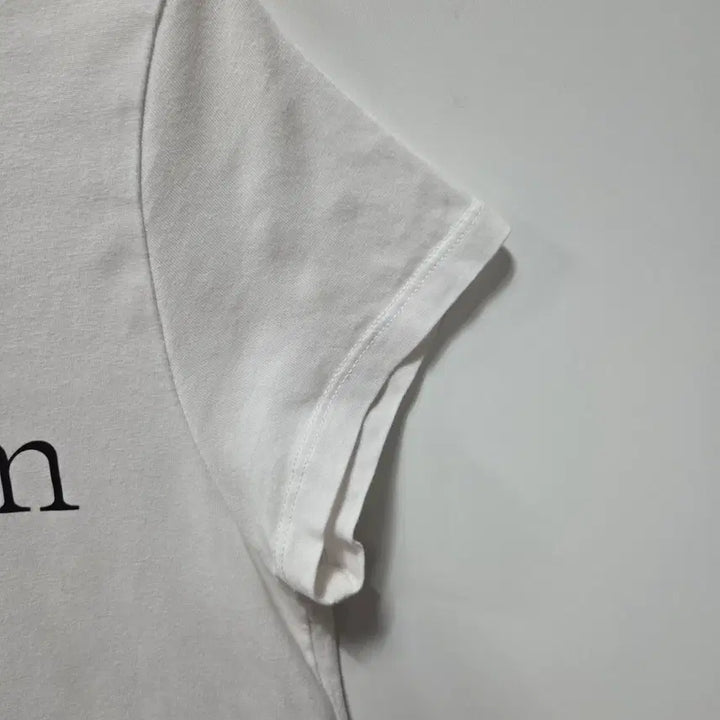[BUNJANG] Matinkim White Logo Crop Short Sleeve T-Shirt (Size S) / 마뗑킴 화이트 로고 크롭 반팔 티셔츠 S 26051313