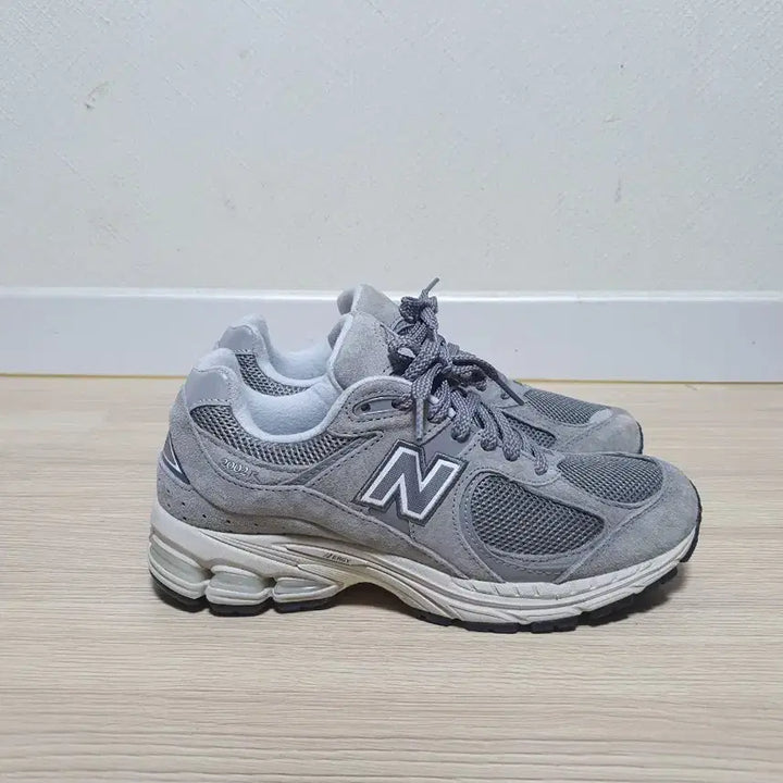 [BUNJANG] New Balance 2002R Grey Sneakers (245) / 뉴발란스 2002R 그레이 운동화 245