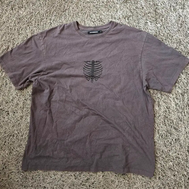 [BUNJANG] Hatchingroom VTG Bone Short Sleeve T-Shirt / 해칭룸(HATCHINGROOM) VTG 본 반팔티셔츠