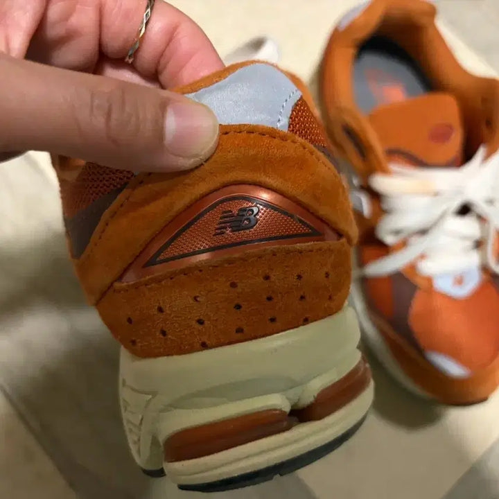 [BUNJANG] New Balance 2002 Women&