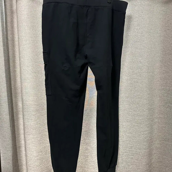 [SOLD OUT] CP컴퍼니 트레이닝 조거팬츠 블랙 (L)