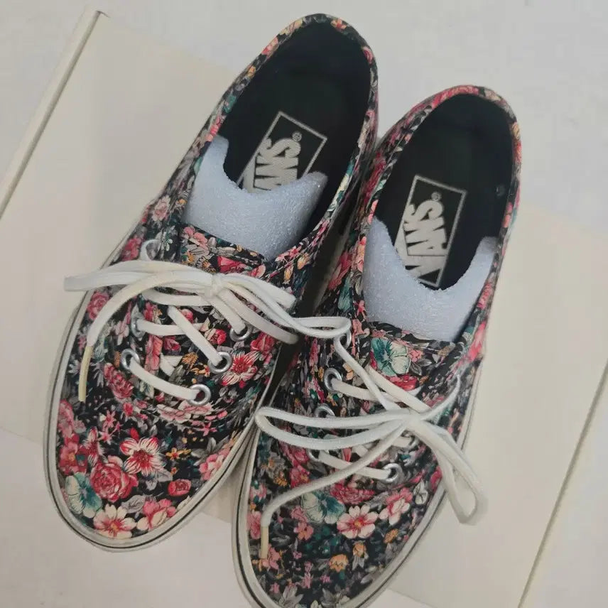 [BUNJANG] Vans Floral Authentic Sneakers (230mm) / 반스 플로랄 어센틱 스니커즈 230