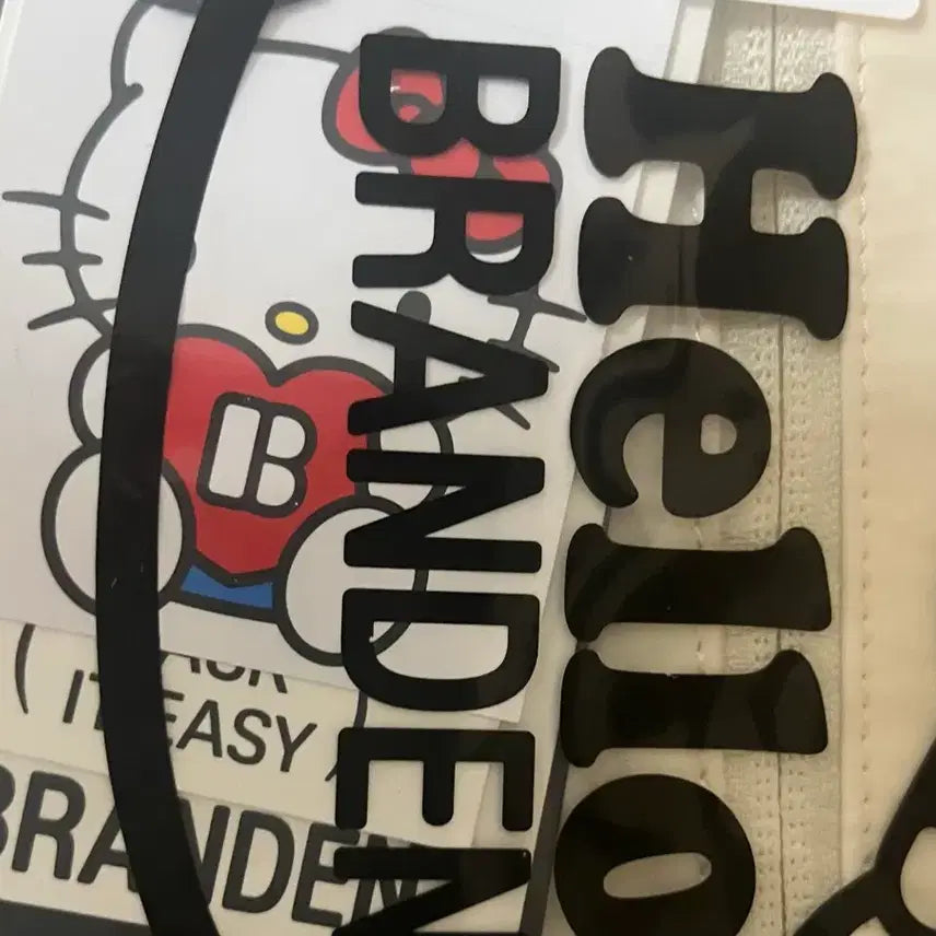 [SOLD OUT] (현물)브랜든 헬로키티 월렛백 아이보리