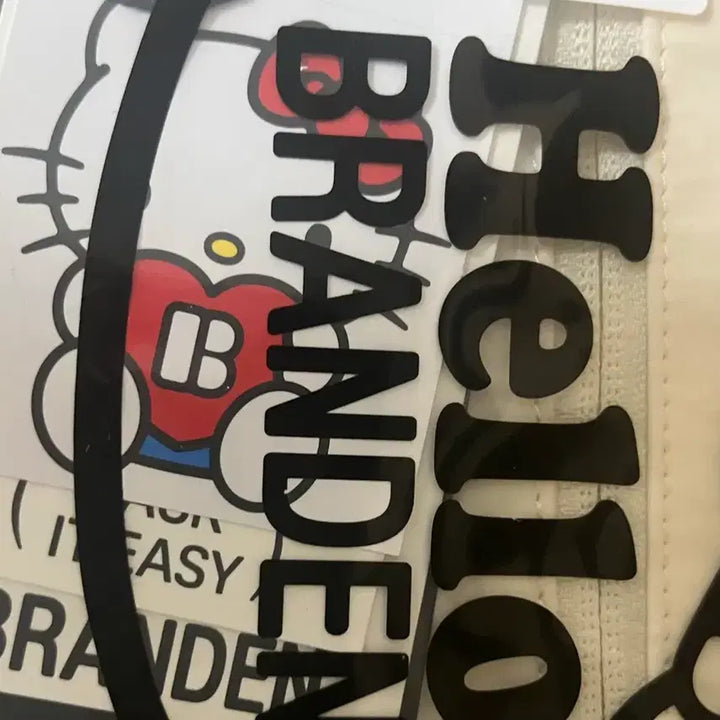 [SOLD OUT] (현물)브랜든 헬로키티 월렛백 아이보리