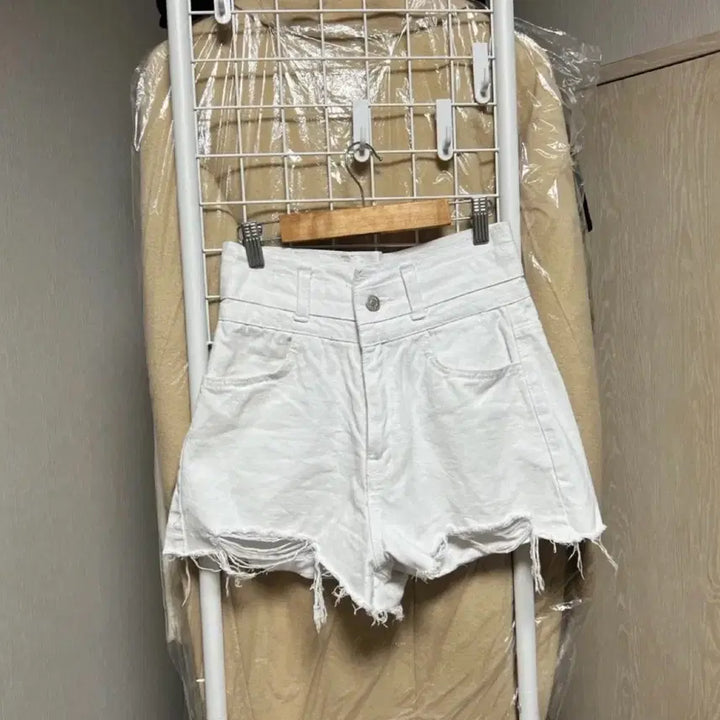 [BUNJANG] High-Waisted Shorts (Size S) / 하이웨스트반바지