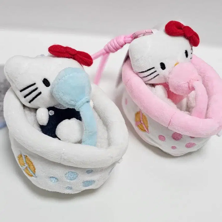 [BUNJANG] Hello Kitty Bathing Doll Keychain Set / (일괄)헬로키티 목욕하는 인형 키링  2종 세트