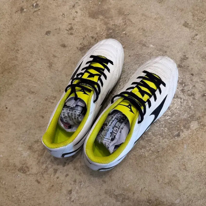 [BUNJANG] Mizuno Size 220 Soccer Cleats / 미즈노 220사이즈 축구화