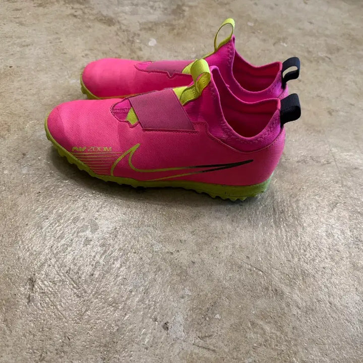 [BUNJANG] Nike Futsal Shoes (240mm) / 나이키 풋살화 240사이즈