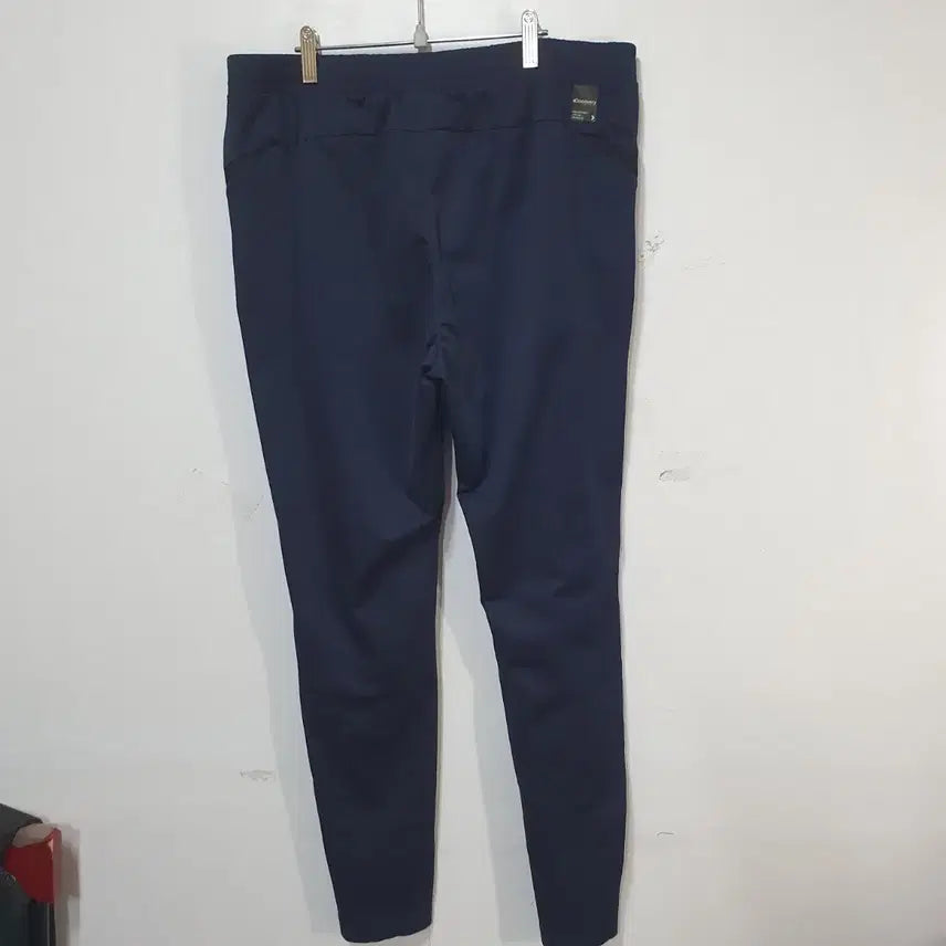 [BUNJANG] Discovery Navy Training Pants / 디스커버리 네이비 트레이닝 바지