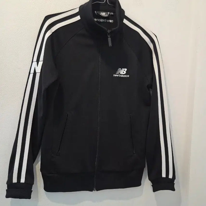 [BUNJANG] New Balance Black Track Jacket / 뉴발란스 블랙 트랙 자켓