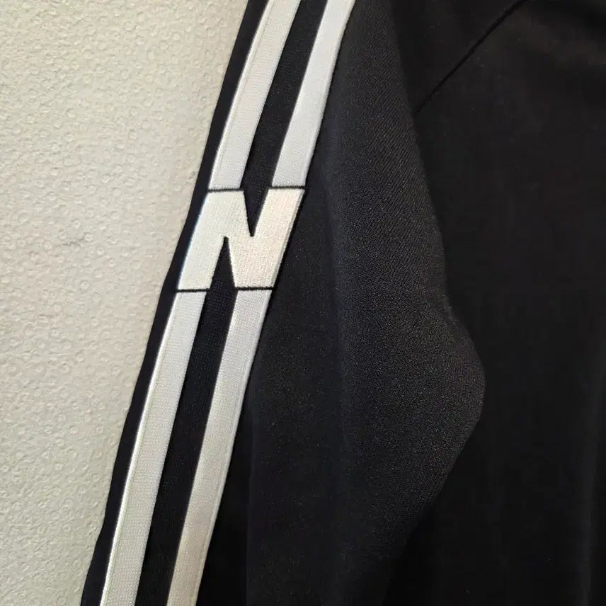 [BUNJANG] New Balance Black Track Jacket / 뉴발란스 블랙 트랙 자켓