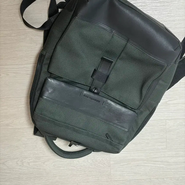 [BUNJANG] Mandarin Duck Leather Trim Backpack / 만다리나덕 백팩