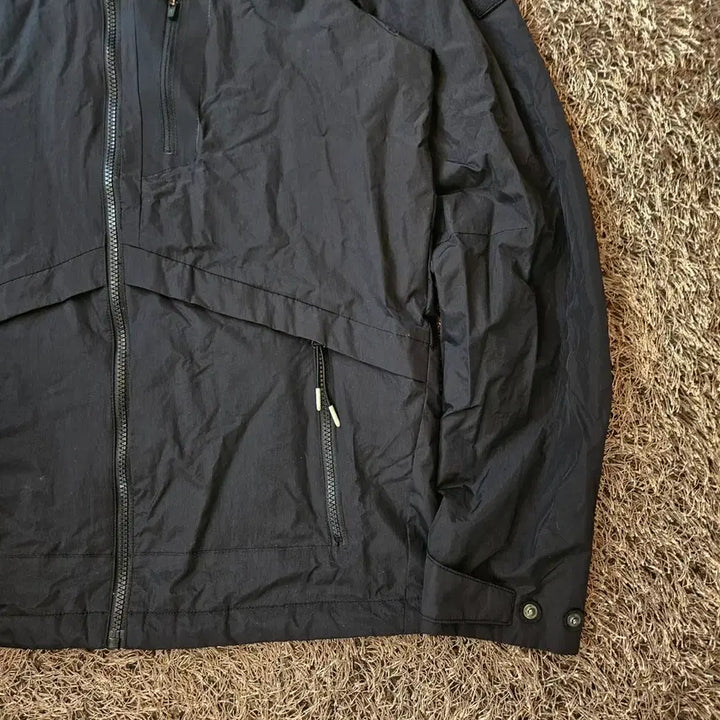 [BUNJANG] Descente Signature Logo Patch Windbreaker Jacket (Size 105) / 데상트 시그니쳐 로고 패치 바람막이105 size
