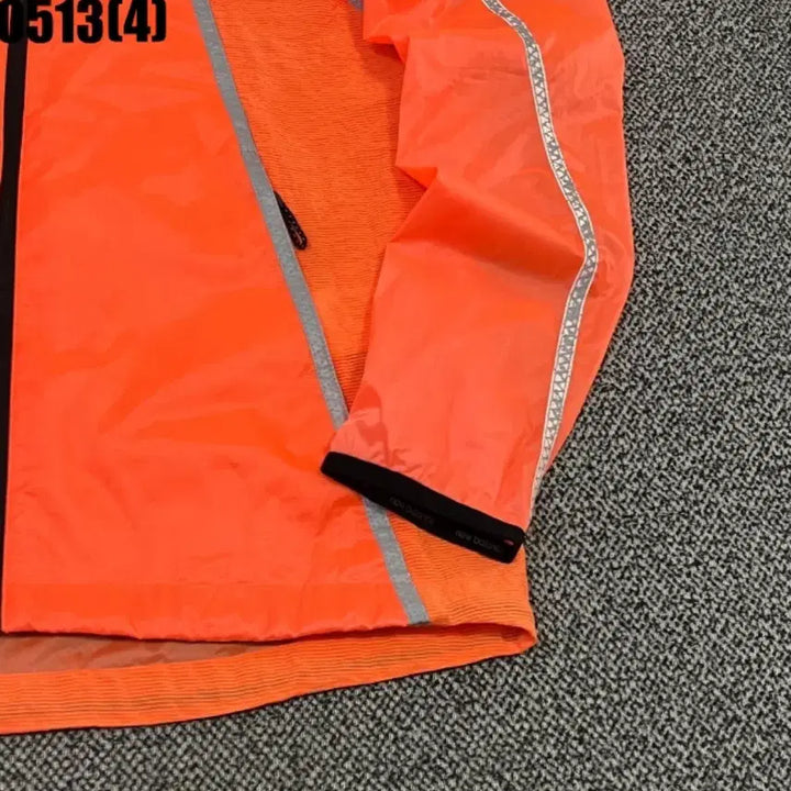 [BUNJANG] New Balance Fluorescent Windbreaker Hoodie / 뉴발란스 형광 바람막이 후드집업