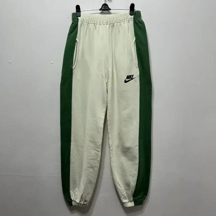 [BUNJANG] Nike Two-Tone Jogger Pants - Size M / 나이키 투톤 조거 팬츠 M