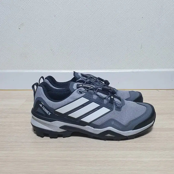 [BUNJANG] Adidas Terrex Gore-Tex Trekking Shoes / 아디다스 테렉스 고어텍스 트레킹화 275