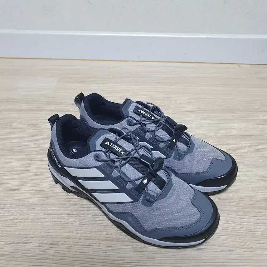 [BUNJANG] Adidas Terrex Gore-Tex Trekking Shoes / 아디다스 테렉스 고어텍스 트레킹화 275