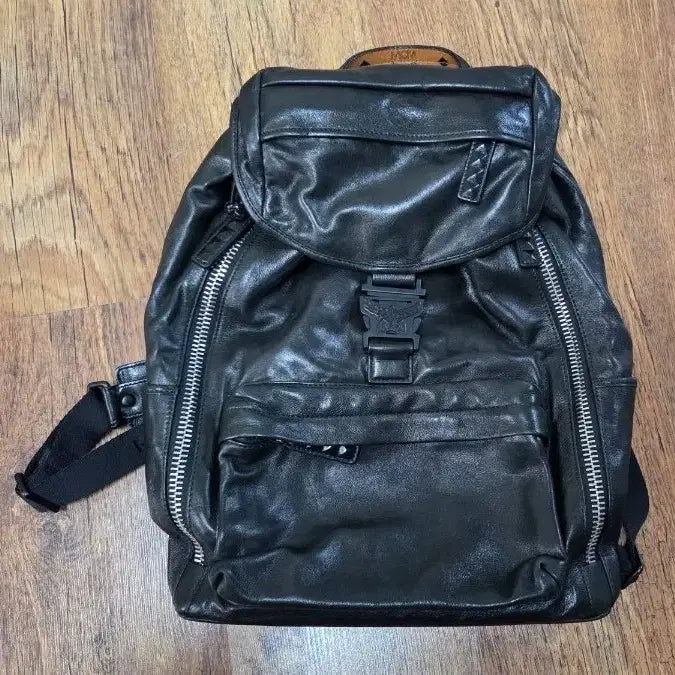 [BUNJANG] MCM Lambskin Leather Backpack / MCM 양가죽백팩