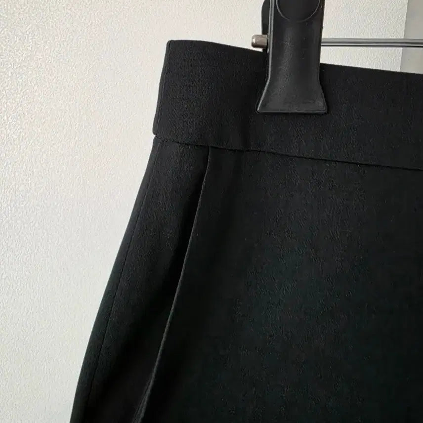 [BUNJANG] DEWL Black Slacks with Hem Slit / DEWL 듀엘 밑단 절개 블랙 슬랙스-55(새상급)