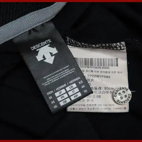 [BUNJANG] Descente Black Short Sleeve Polo Shirt Size 95 / 데상트/검정색 반팔티셔츠/95사이즈/따봉구제(A-14)