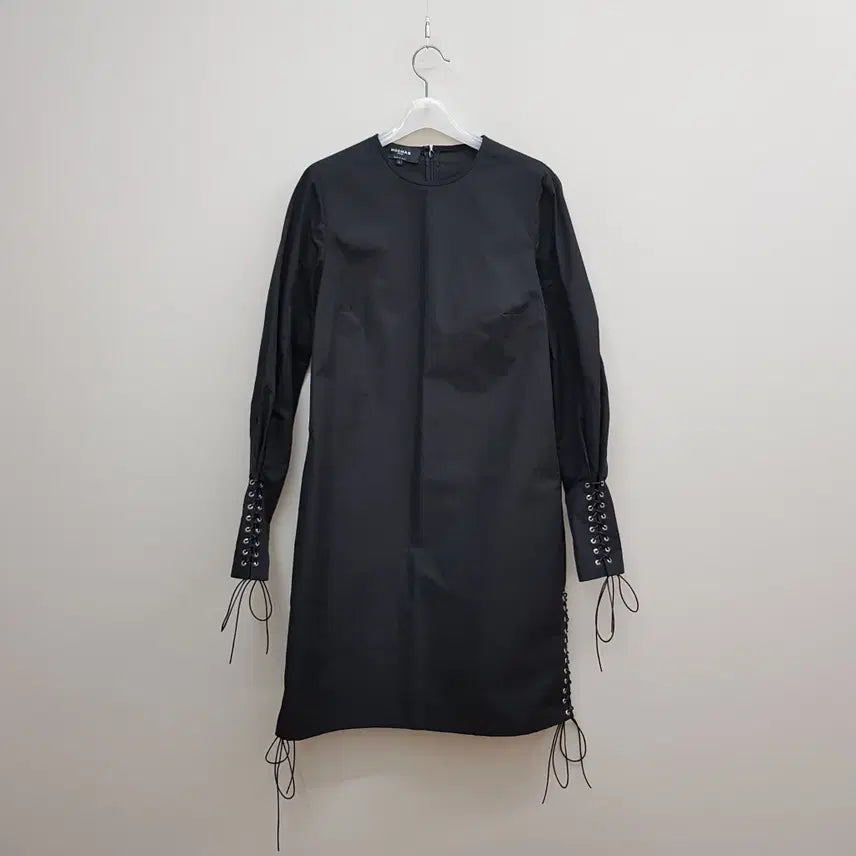 [BUNJANG] Rochas Lace-Up Mini Dress / 로샤스 레이스업 미니 원피스 42사이즈