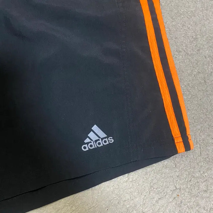 [BUNJANG] Adidas 3-Stripes Shorts Black/Orange Size 100 / 아디다스 삼선 반바지 블랙/오렌지 100