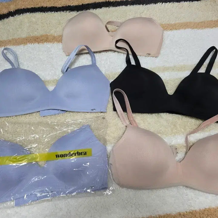 [BUNJANG] Wonderbra 5-Piece Bra Set 85B / 원더브라 5종 일괄 / 85B
