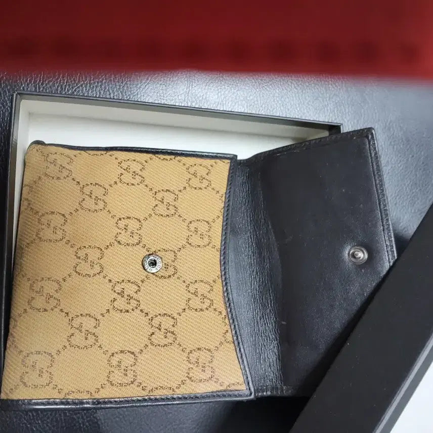 [BUNJANG] Gucci GG Logo Bifold Wallet Brown / 구찌 GG 로고 반지갑 브라운 계열