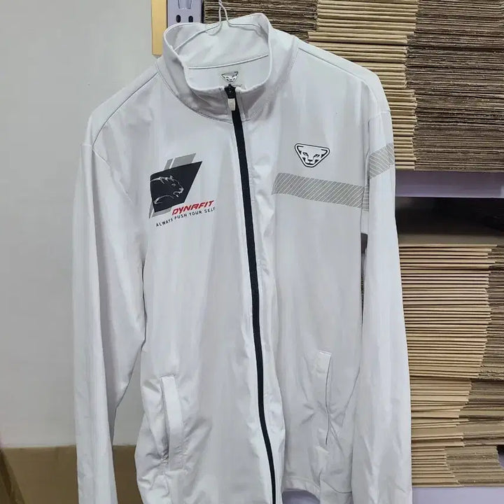 [SOLD OUT] 다이나핏 화이트 트레이닝 자켓 XL 남105