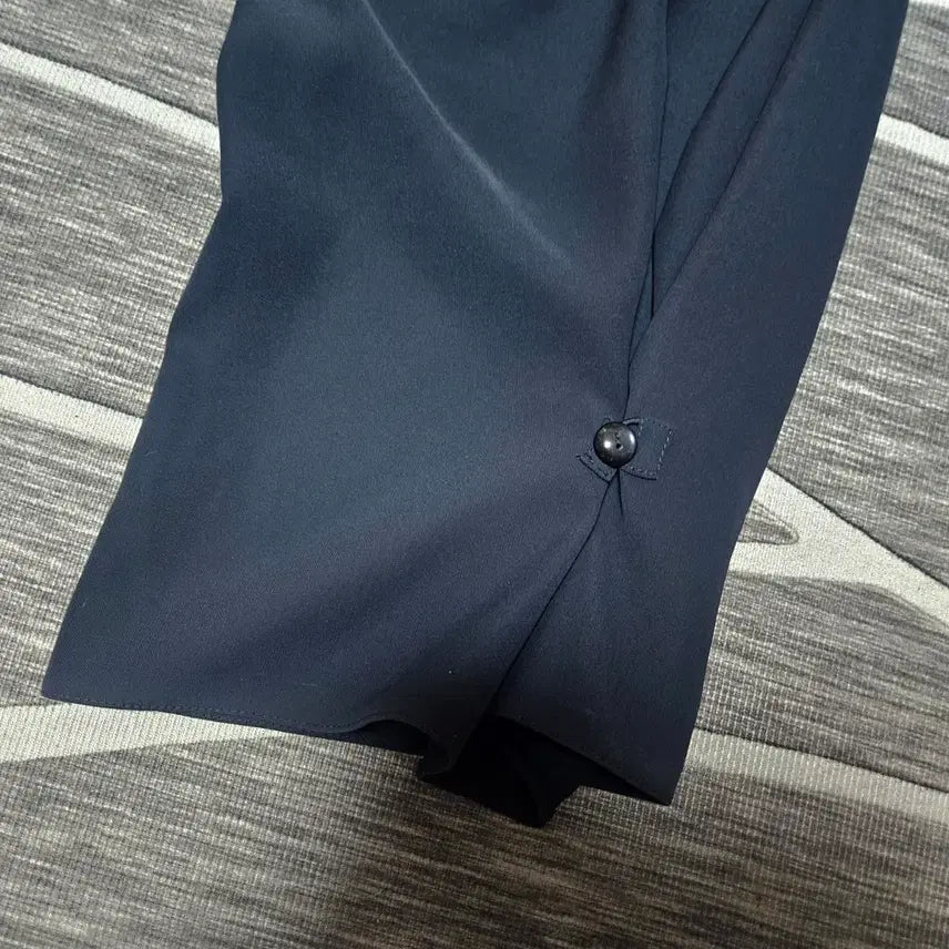 [BUNJANG] Giorgio Armani Collezioni Rayon Shirring Pants / 아르마니 꼴레지오니 레이온 사이드 버튼 셔링 팬츠