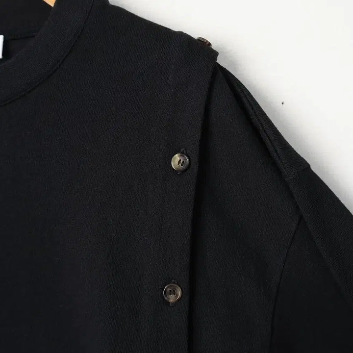 [BUNJANG] JW Anderson 2-Way Sleeve Button T-Shirt (Black, Size M) / 66/JW앤더슨 2WAY 슬리브버튼 티셔츠