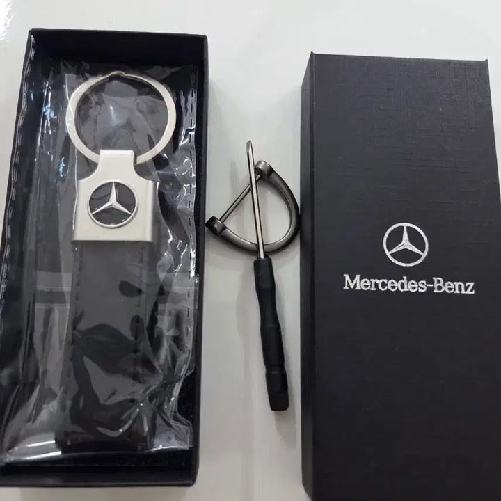 [BUNJANG] Mercedes-Benz Leather Keyring with D-Ring / 벤츠 가죽키링 +D고리 공구 새상품