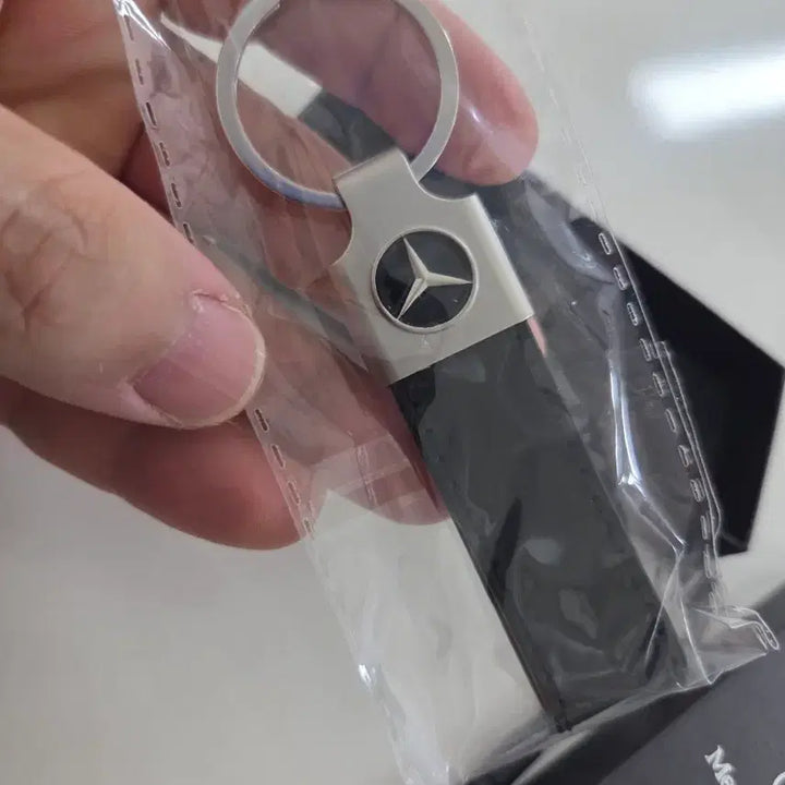 [BUNJANG] Mercedes-Benz Leather Keyring with D-Ring / 벤츠 가죽키링 +D고리 공구 새상품