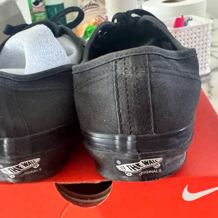 [BUNJANG] Vans Authentic All Black Sneakers / 반스 올블랙 어센틱 280